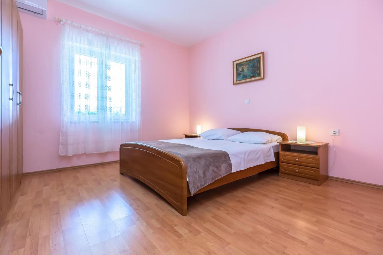Apartments Daniela Макарска Экстерьер фото
